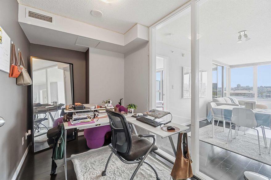 908 1408 Strathmore Mews