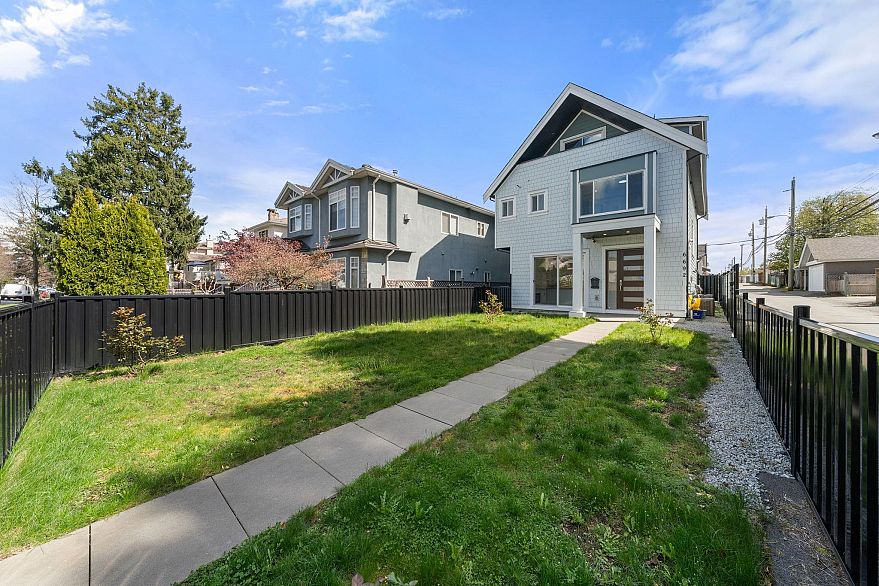 6692 Nanaimo Street