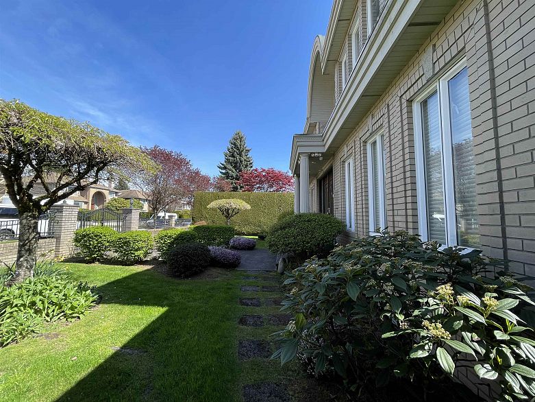 1120 W 58th Avenue