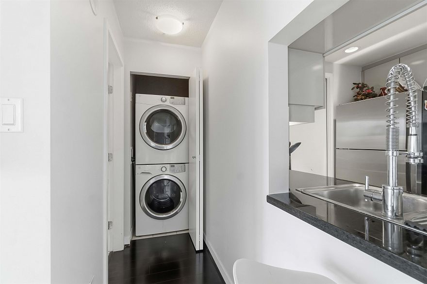 908 1408 Strathmore Mews