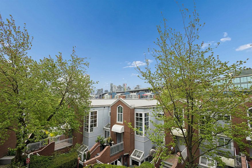 303 1508 Mariner Walk