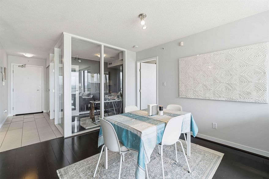 908 1408 Strathmore Mews