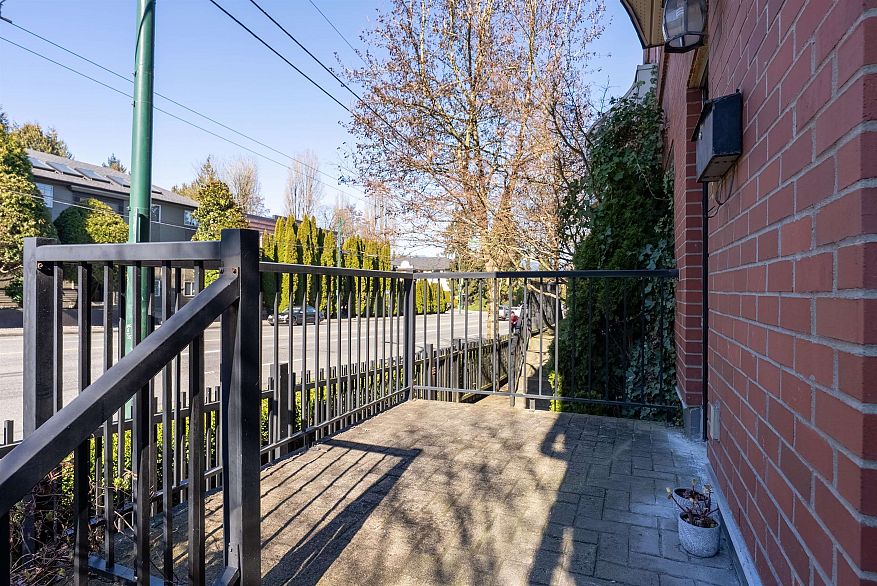999 W 20th Avenue