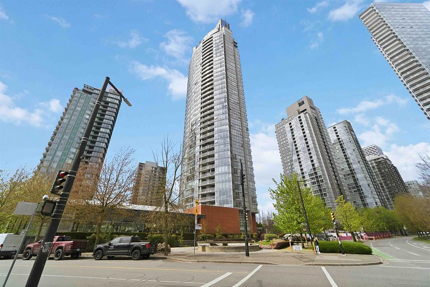 908 1408 Strathmore Mews