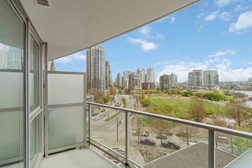 908 1408 Strathmore Mews