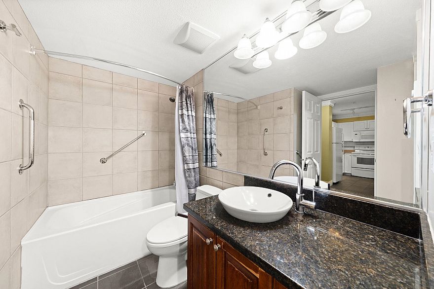 2815 Yew Street