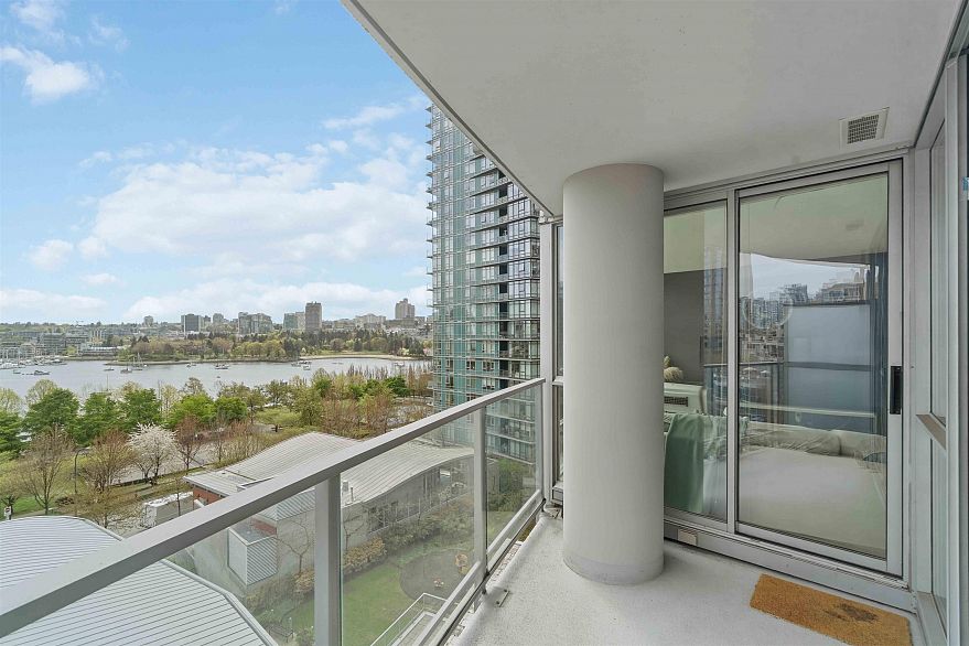 908 1408 Strathmore Mews