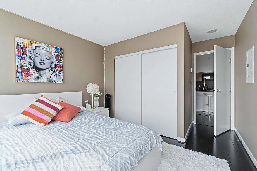 908 1408 Strathmore Mews