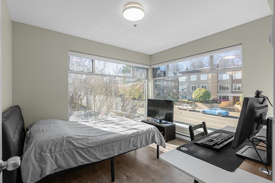 999 W 20th Avenue