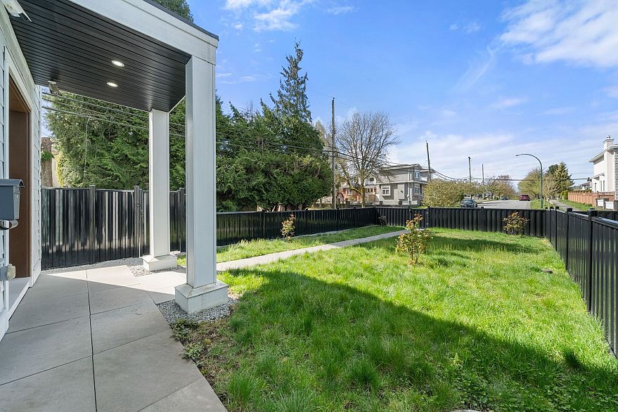 6692 Nanaimo Street
