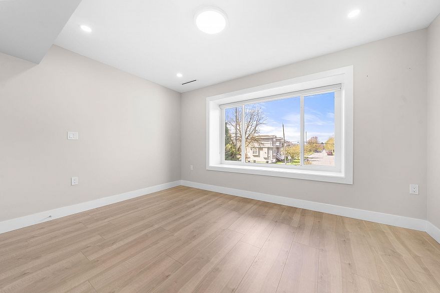 6692 Nanaimo Street