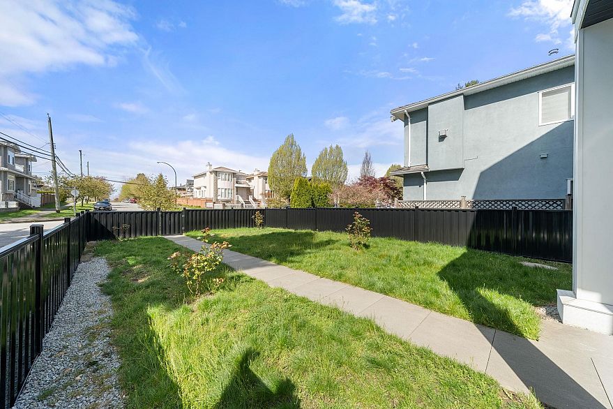 6692 Nanaimo Street