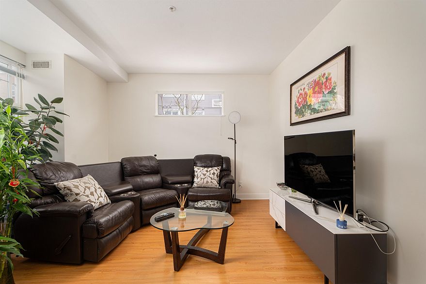 968 Westbury Walk