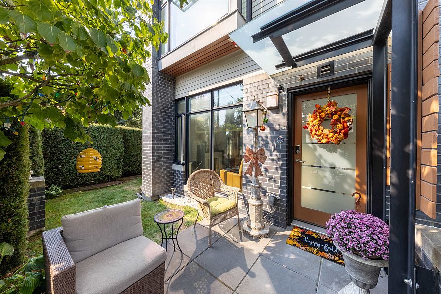 979 W 46th Avenue