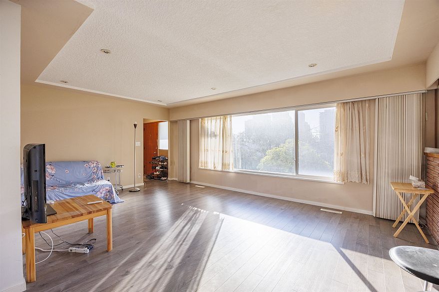 535 W 62nd Avenue