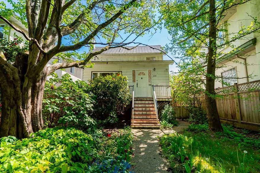 2720 W 24th Avenue