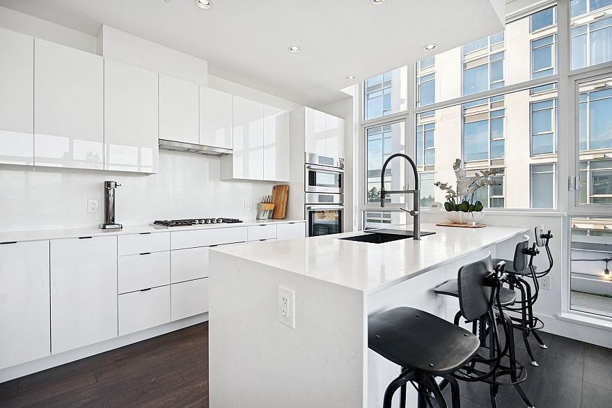 PH1 2455 Kingsway