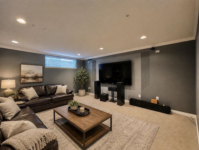 1120 W 58th Avenue