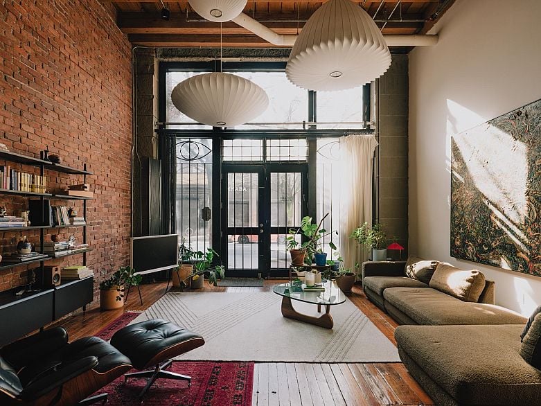 87 E Cordova Street