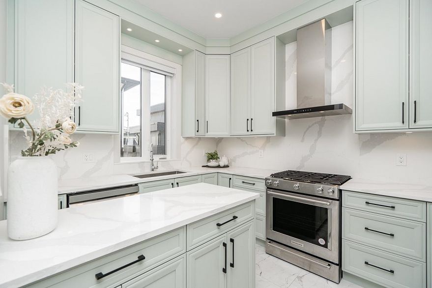 48 E 57th Avenue
