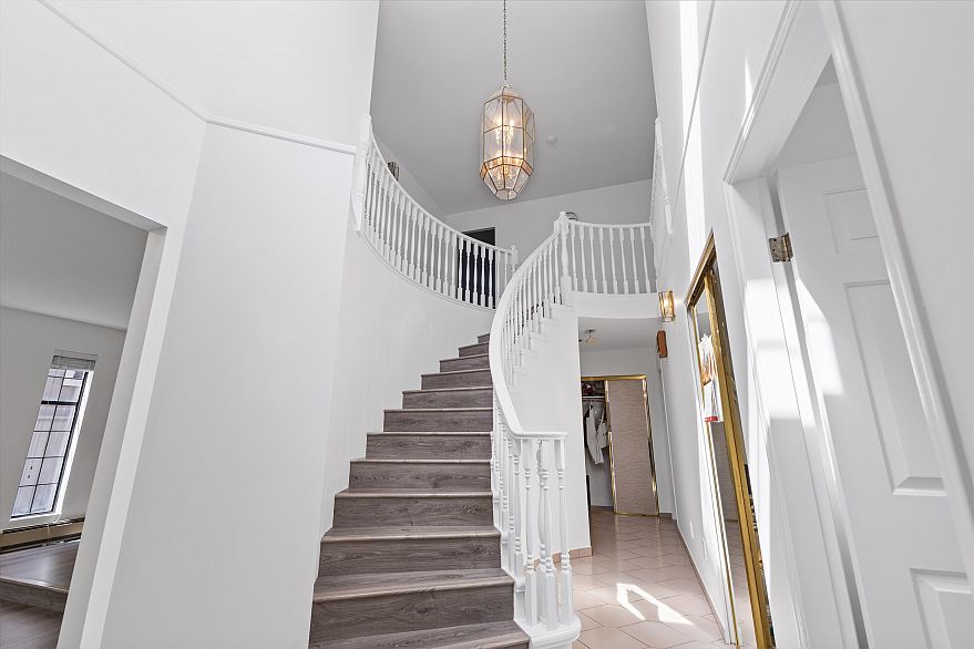 189 W 46th Avenue