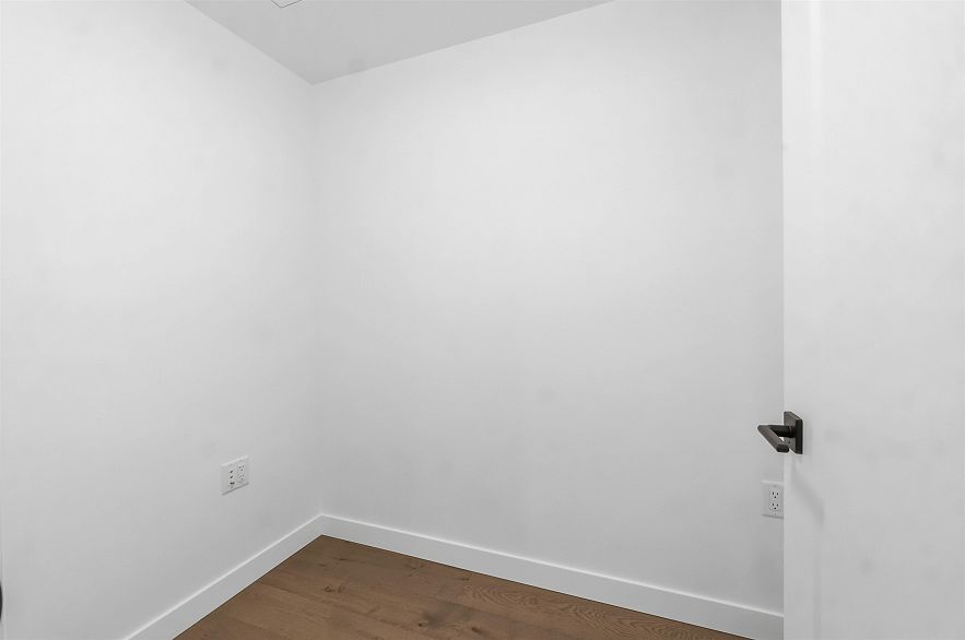 310 6859 Cambie Street