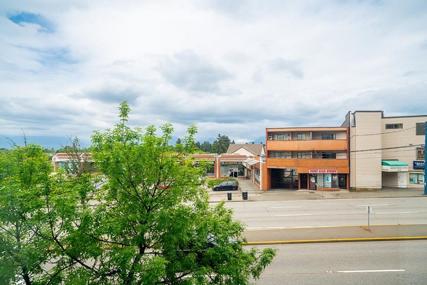 206 3050 Kingsway
