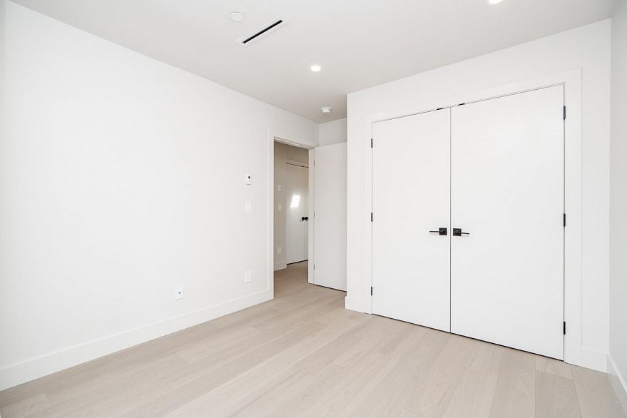 48 E 57th Avenue