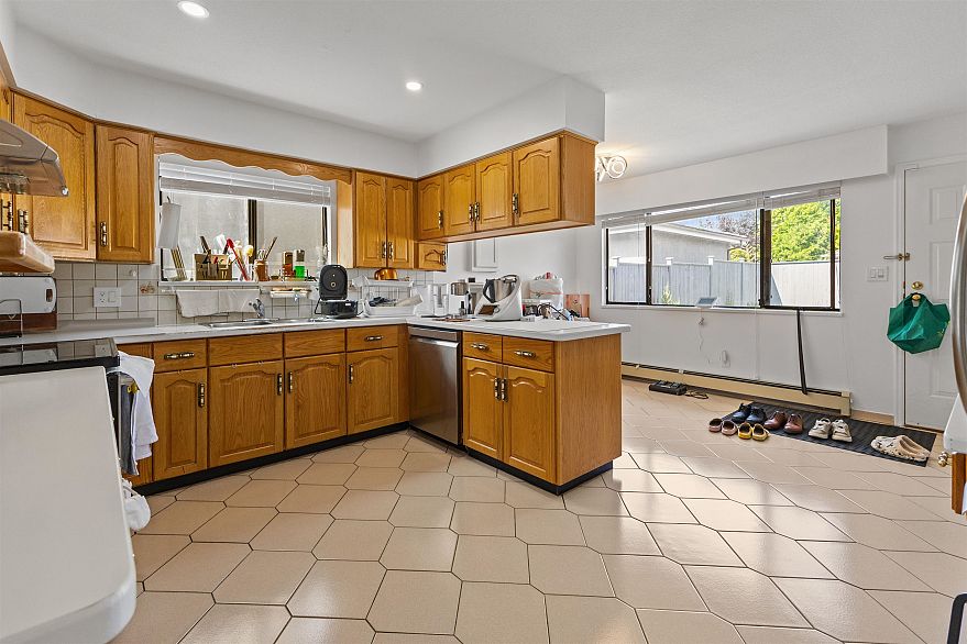 189 W 46th Avenue