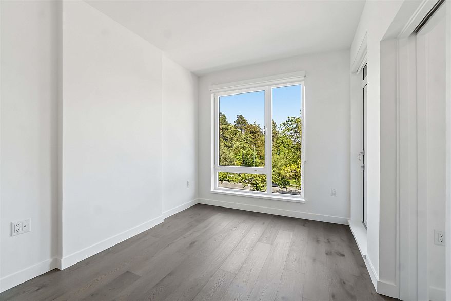 310 6859 Cambie Street