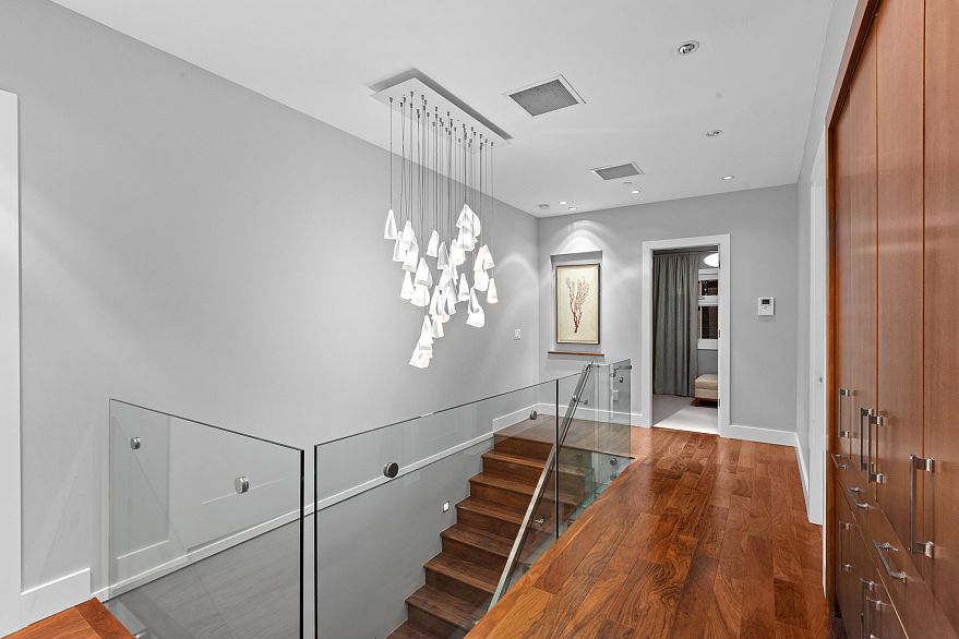 5390 Elm Street