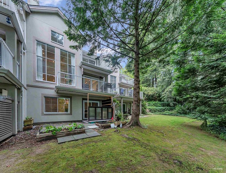 3460 Amberly Place
