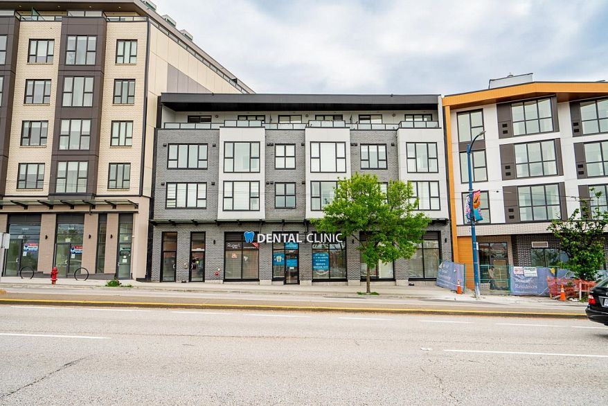 206 3050 Kingsway