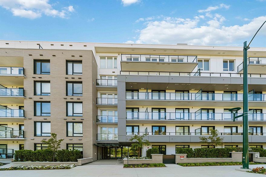 310 6859 Cambie Street