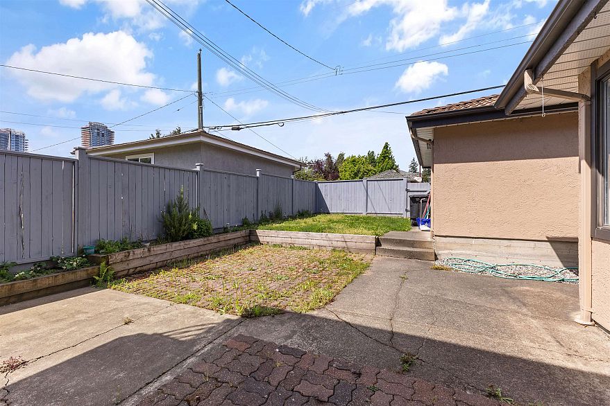 189 W 46th Avenue