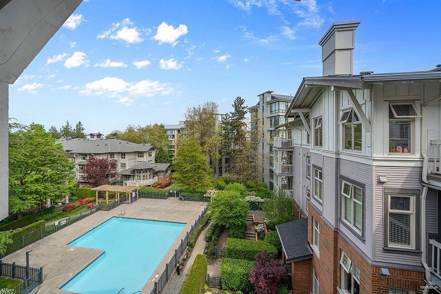 404 4883 Maclure Mews