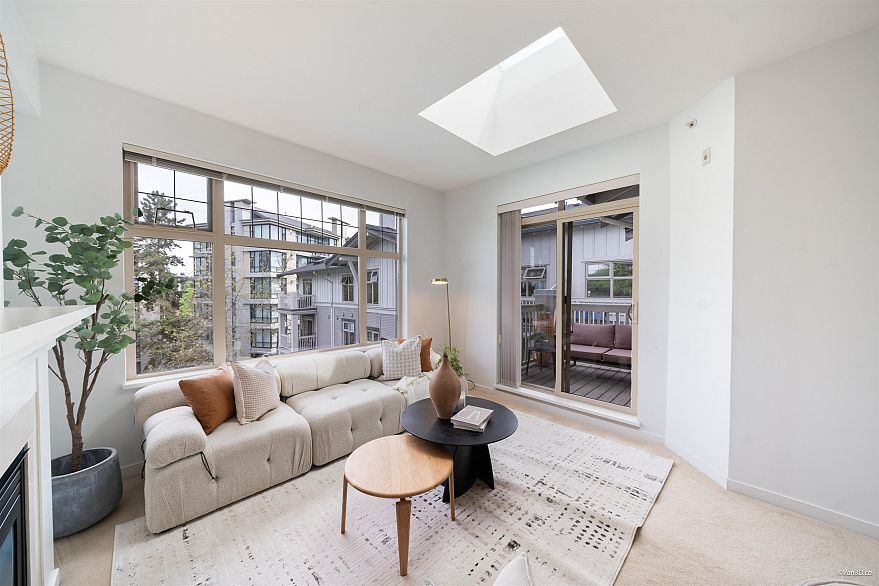 404 4883 Maclure Mews