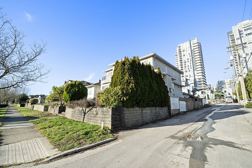515 W 60th Avenue