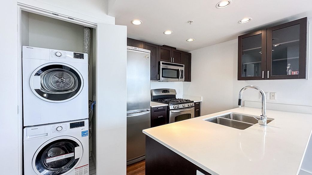 1107 4815 Eldorado Mews