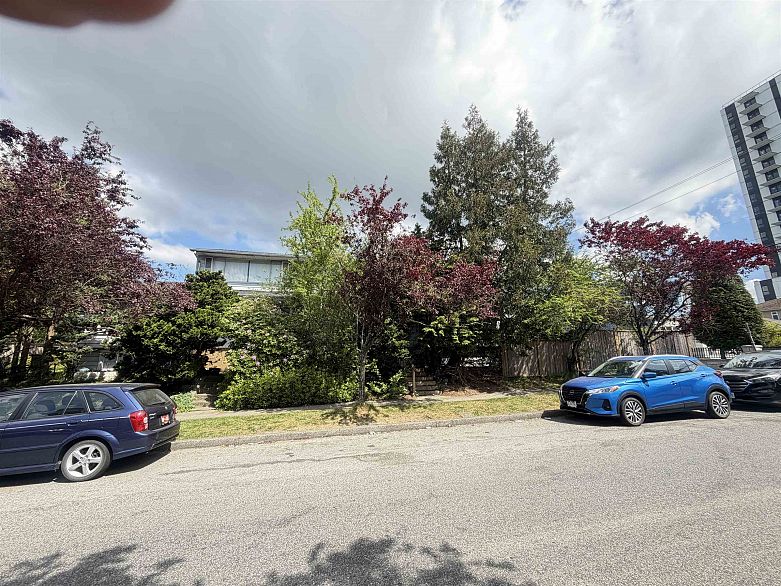 495 W 39th Avenue