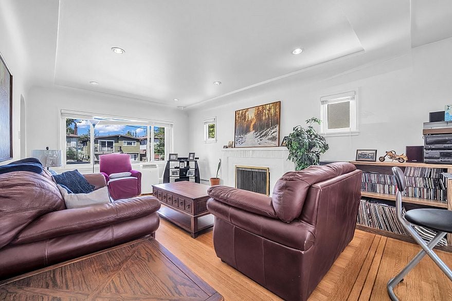 1036 Nootka Street