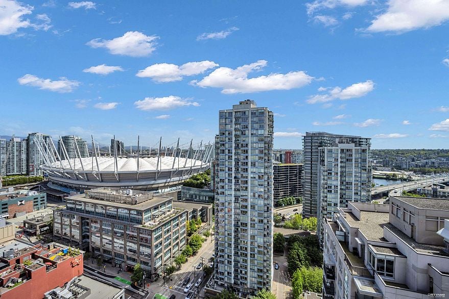 2802 930 Cambie Street