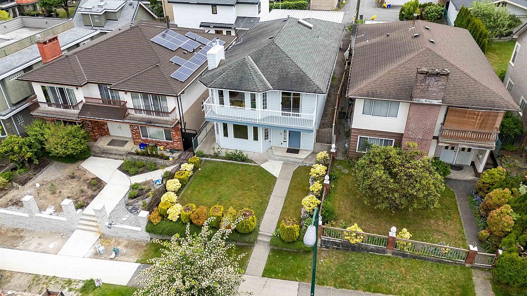 3926 Kaslo Street