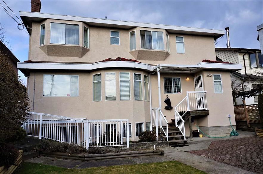 122 W 43rd Avenue