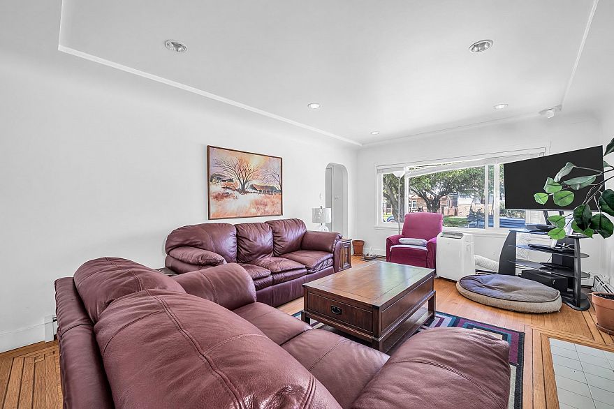 1036 Nootka Street