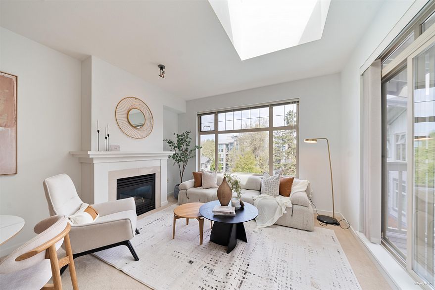 404 4883 Maclure Mews