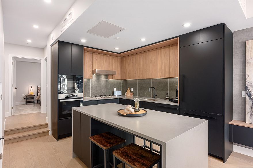 135 W 41st Avenue