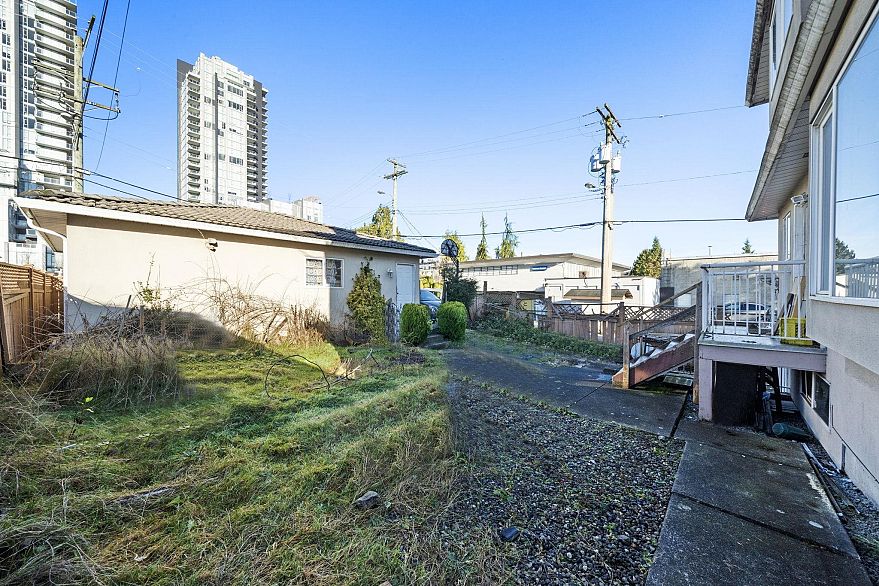 515 W 60th Avenue