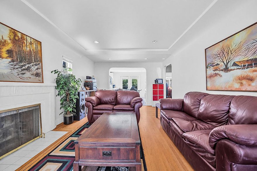 1036 Nootka Street