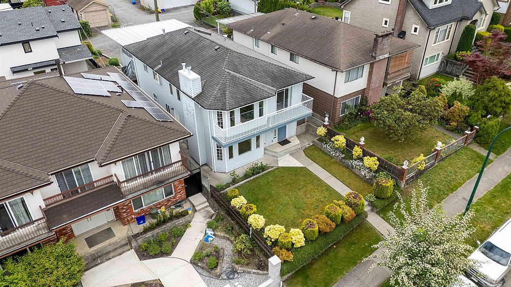 3926 Kaslo Street